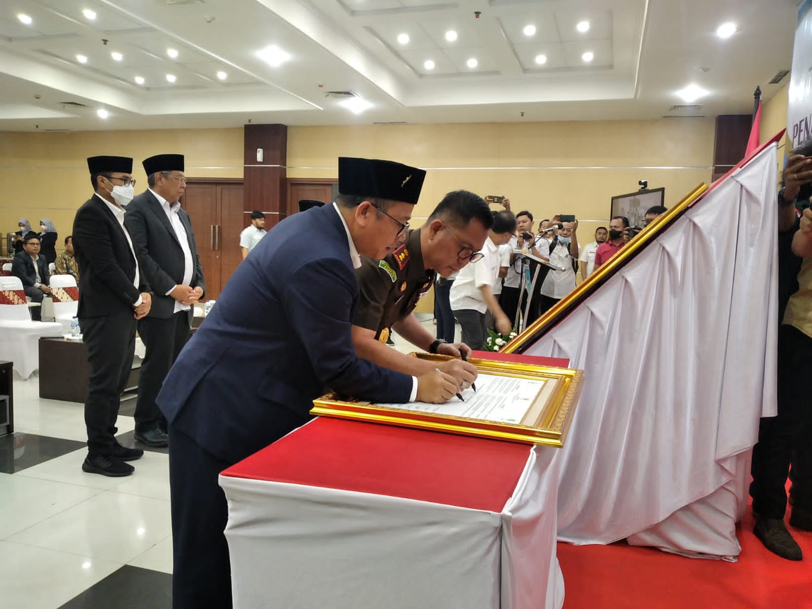 Cegah Korupsi, DPRD Dan Kejaksaan Negeri Tangsel Teken Pakta Integritas ...